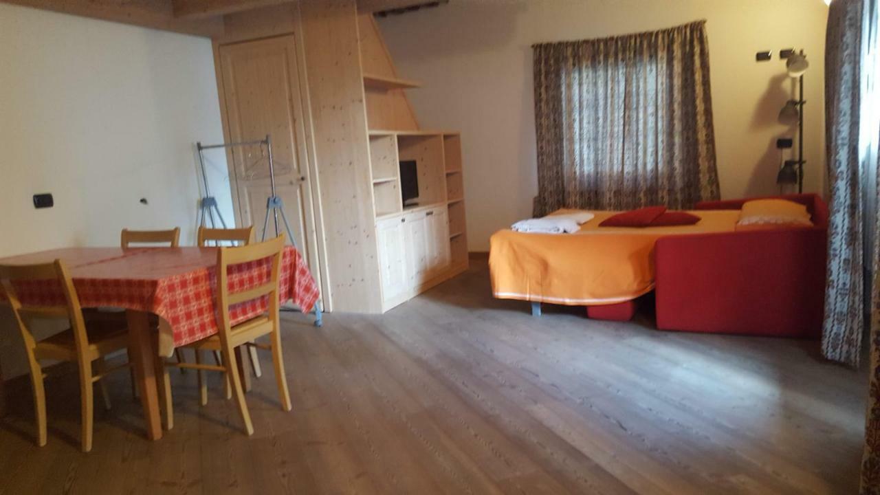 Capole -Ghiri Apartment Isolaccia Exterior photo